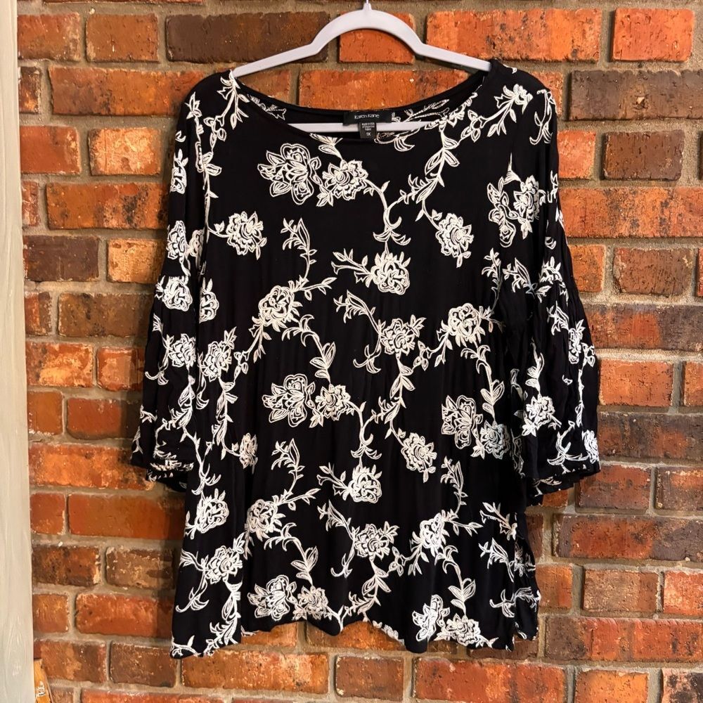 Karen Kane womens embroidered floral 3/4 bell sleeves top black/white 1X